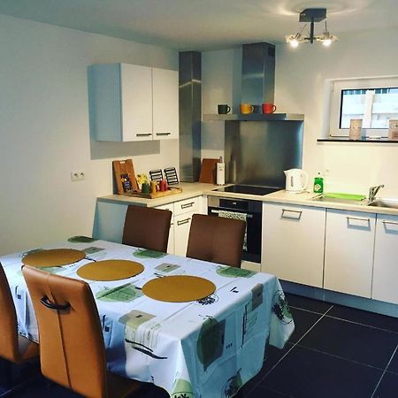 Appartement Duplex Pour 3-4 Personnes A Ciney Zewnętrze zdjęcie