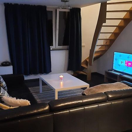 Appartement Duplex Pour 3-4 Personnes A Ciney Zewnętrze zdjęcie