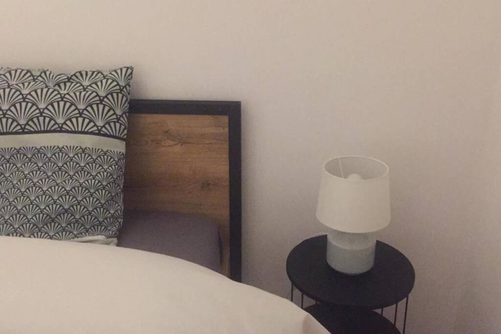 Appartement Duplex Pour 3-4 Personnes A Ciney Zewnętrze zdjęcie