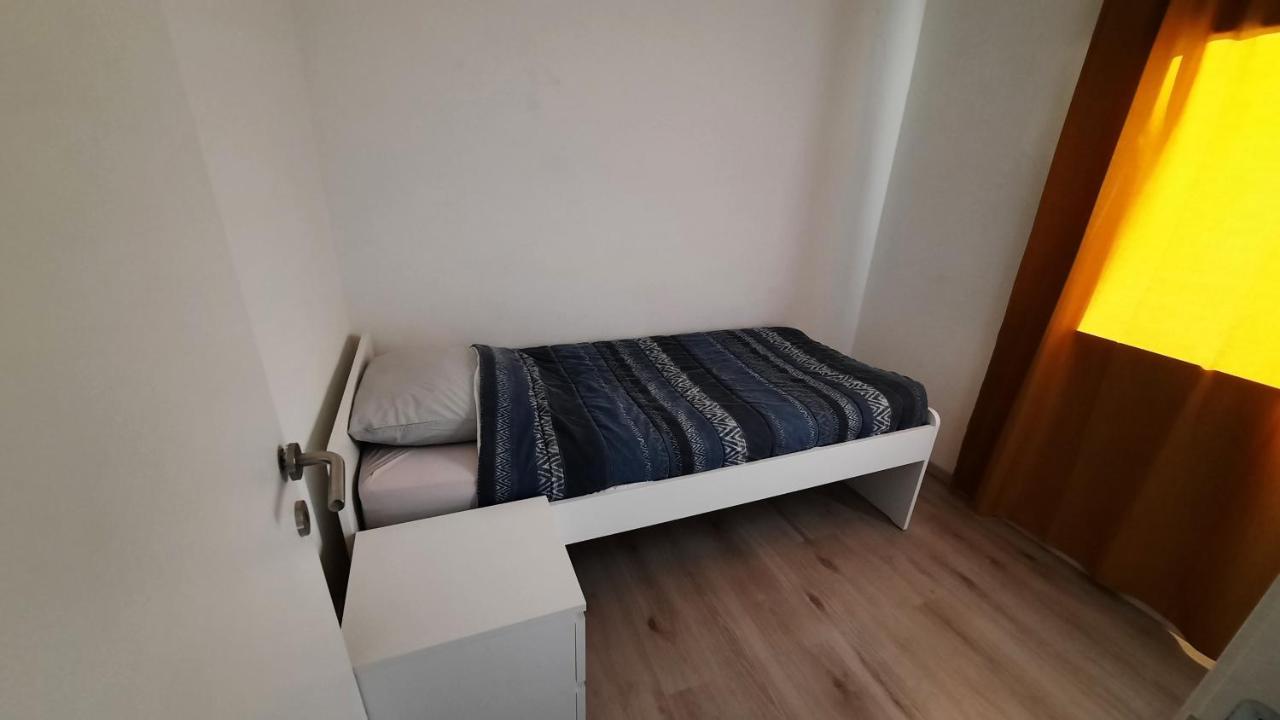 Appartement Duplex Pour 3-4 Personnes A Ciney Zewnętrze zdjęcie
