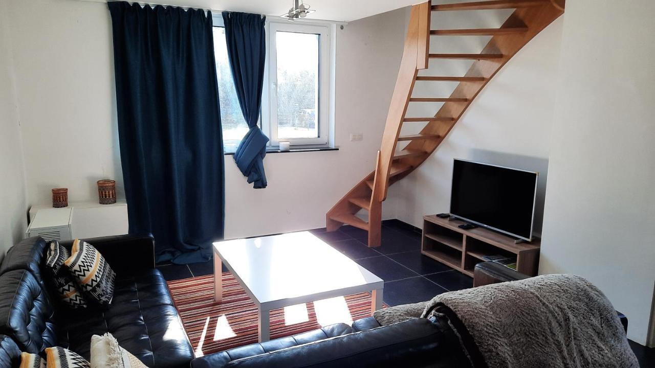Appartement Duplex Pour 3-4 Personnes A Ciney Zewnętrze zdjęcie