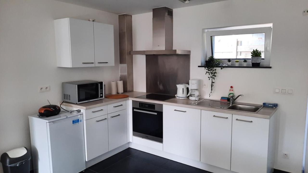 Appartement Duplex Pour 3-4 Personnes A Ciney Zewnętrze zdjęcie
